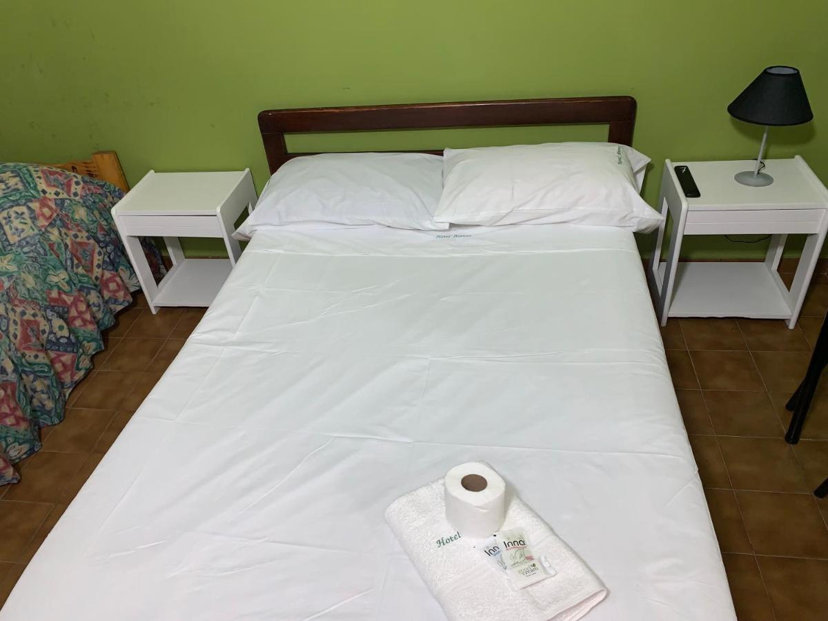 Hotel Atenas บัวโนสไอเรส ภายนอก รูปภาพ