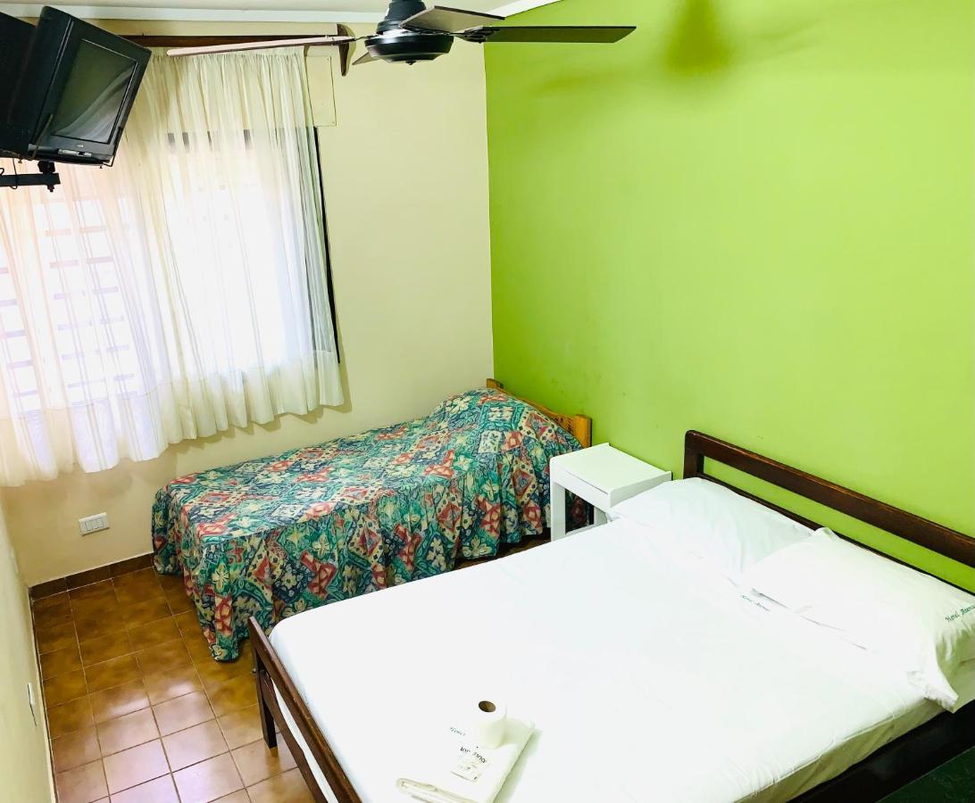 Hotel Atenas บัวโนสไอเรส ภายนอก รูปภาพ