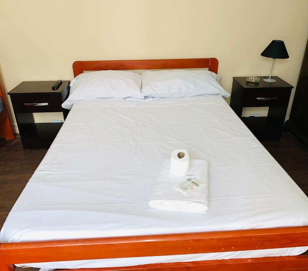 Hotel Atenas บัวโนสไอเรส ภายนอก รูปภาพ